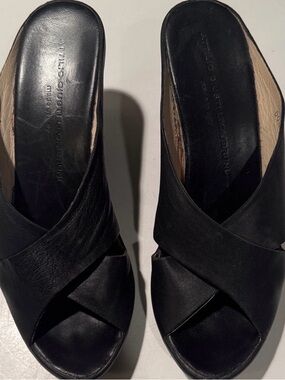 Attilio Giusti Leombruni Black
Crisscross Mules